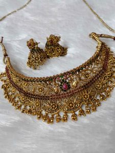 Elegant Gold-Tone Necklace