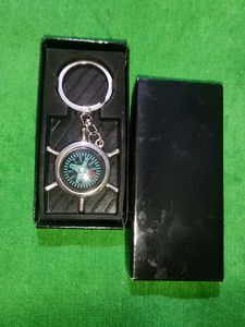 Unique KeyChain With Compass 🧭 (It Will Show The Correct Direction)