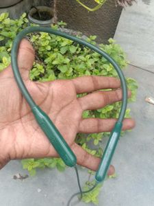 Wireless Neckband Earphone (Micro-USB Charging)
