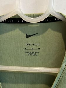 Nike Graphic Tee - Olive Green