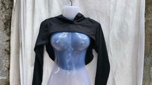 402011. Black Cropped Hoodie