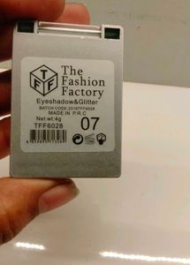 Purple Eyeshadow Single