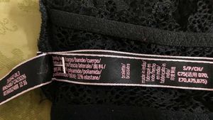 Victoria&#39;sSecret Black Lace High-Neck Bralette