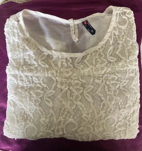 Beautiful White Top From Lee Cooper