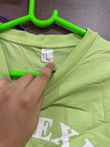 h&amp;m Green Graphic Tee
