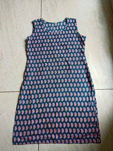 Sleevless Kurti