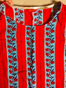 Red &amp; Blue Floral Print Kurta