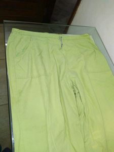 Green Casual 3/4 Shorts