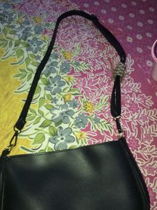 Trendy Black Shoulder Bag