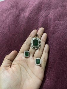 Emerald Green Necklace &amp; Earrings Set