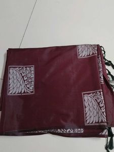Meroon Borderless Soft Silk Saree..