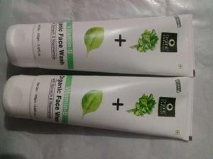 (2)Organic Harvest Face Wash new + 1 Deodrent Free