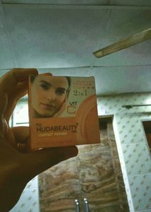 Tg HudaBeauty 2 In 1 Compact Powder