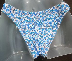 Floral Bikini Bottom 🖤