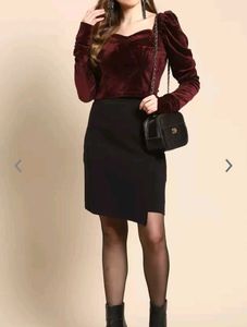 Women Burgundy Sweetheart Neck Top