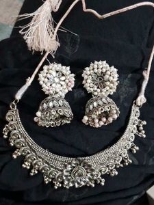 Oxidized Grand Neck Piece With Jumka