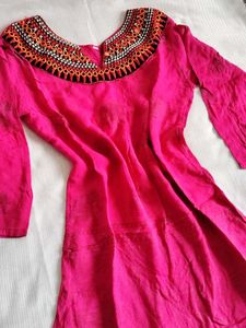 Pink Embroidered Neck Kurti ❣️
