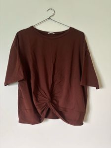 GU Sister Brand Of uniqlo Front Knot Top