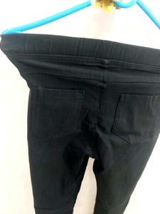 edgy black ripped jeans with comfort&amp; style!!!