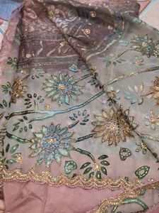 i am Selling very heavy saree never wear
