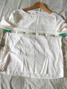 Uniqlo Beautiful White Top