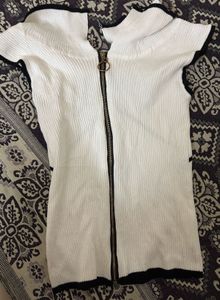 White Sleeveless Top 🤍