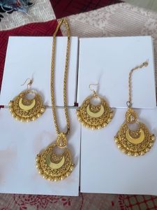 Elegant Gold-Toned Jewelry Set