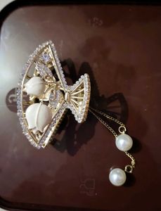 Pearl & Rhinestone Floral Hair Clip