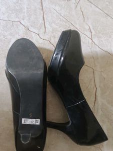 Bata Black Bellies