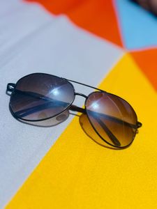 SUNGLASS