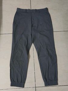 Uniqlo Gray Casual Joggers