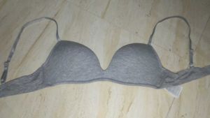 H&M Women's Grey Bra
