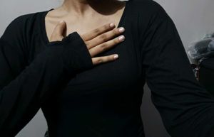 Women&#39;s Casual Black Top