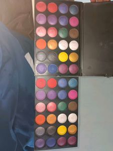 I magic professional eyeshadow palette