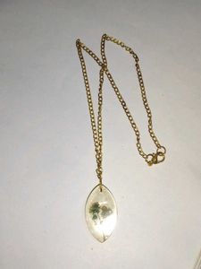 Floral Resin Pendant Necklace