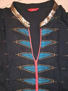 W Black Kurti