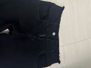 Black Denim For Slim Girls…