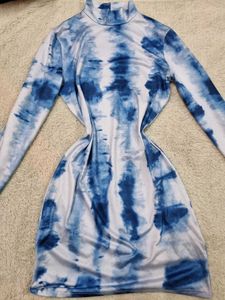Urbanic Blue Tie-Dye Bodycon Long Sleeve Dress
