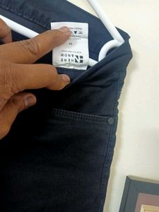 Women&#39;s Black Torn Jeans