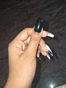 Black Press-on Nails