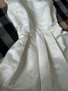 Pretty White Dress With Back Bow Design