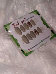 Nude Floral Press-On Nails