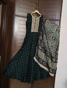 Women Green Partywear Zari Embroidery Suit Set