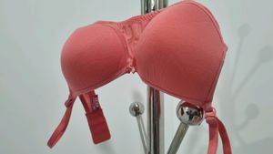 Lightly Paded Peach Coloured Bra(32 Bust)