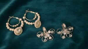 New 2 pairs ofSparkling Silver Tone Earring Set