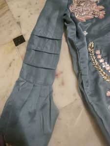 Pretty Set With Dupatta And Pant