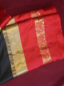 Black And Red Saree With Golden Border Design