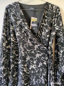 Chic Printed Wrap Dress