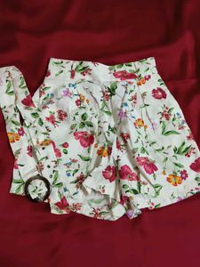 Floral Print Shorts with Belt