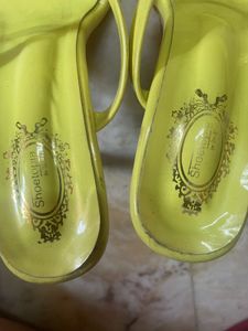 SHOETOPIA NEON GREEN SANDAL
